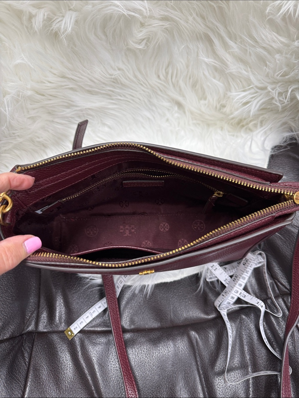 Tory Burch Burgundy Pebbled Leather Crossbody with Floral Zip Wallet - Picture 6 of 7